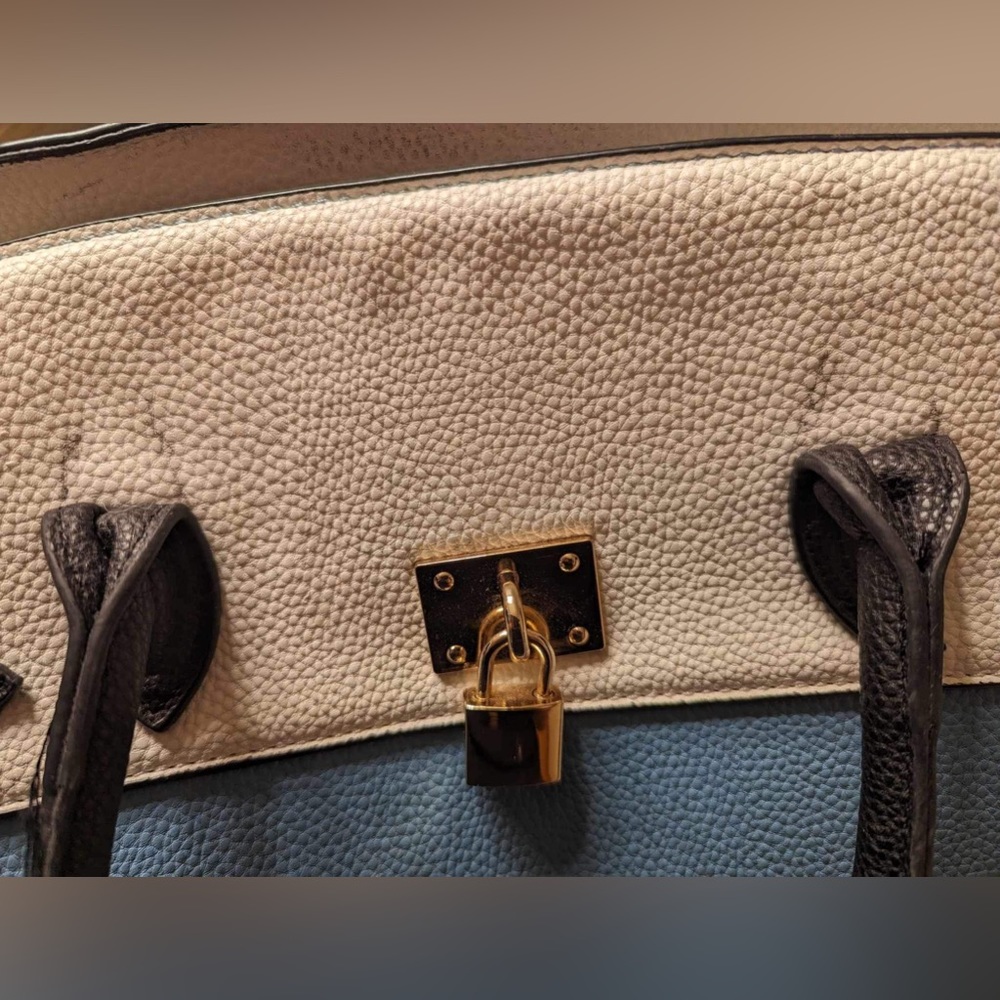 Fashionable 2 Pc Faux Leather Pebbled Sky Blue & White Purse & Matching Wallet - Picture 3 of 8